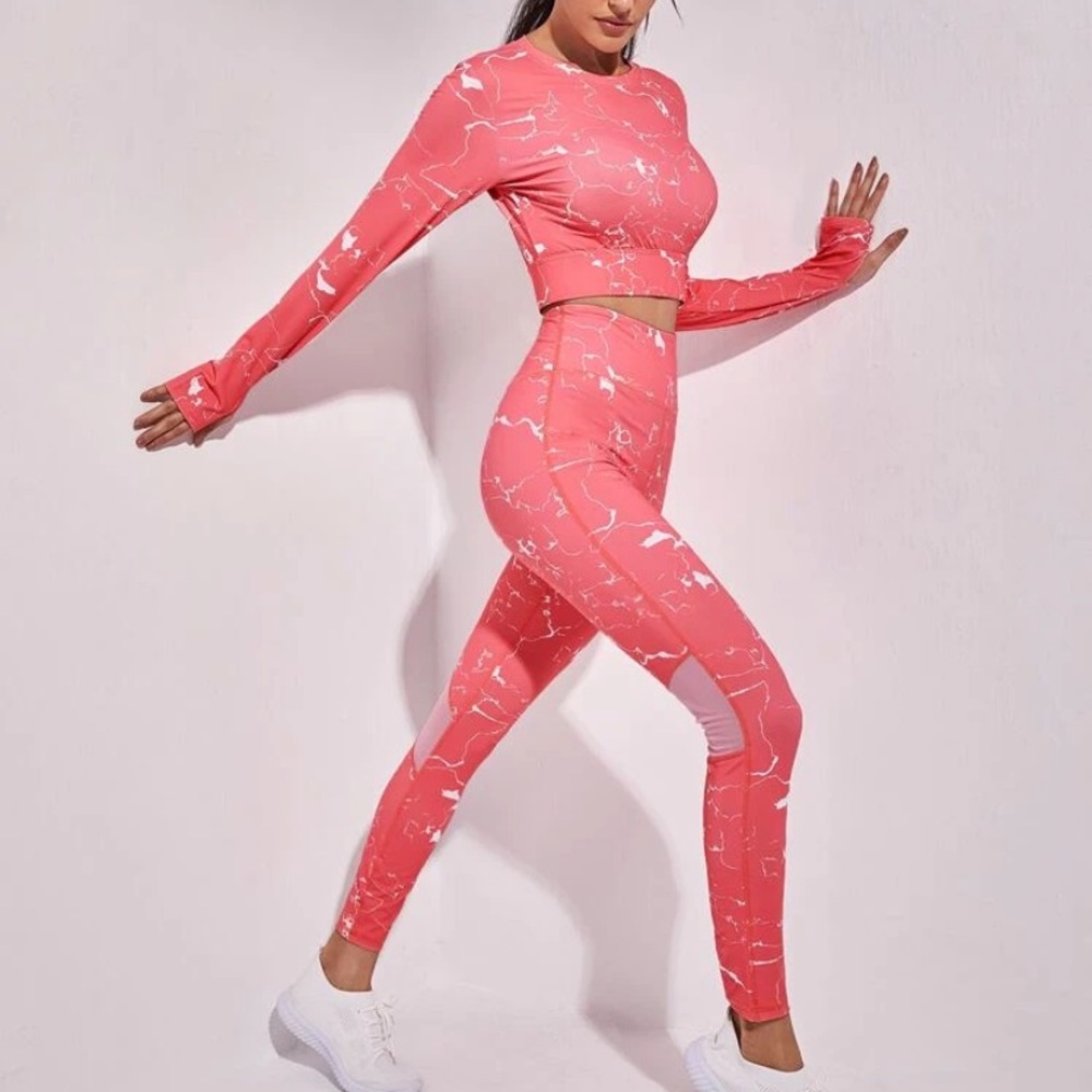 2peace workout outfit with back out - Picture 3 of 5